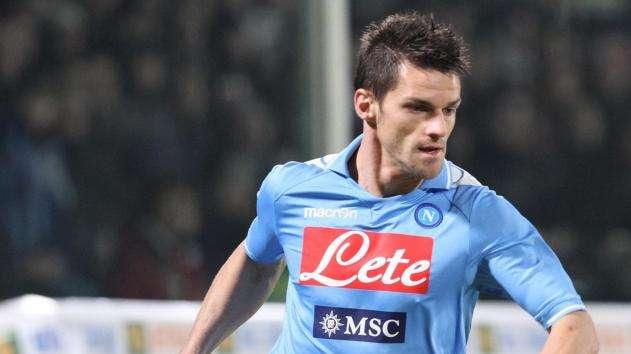 Napoli, Maggio fuori almeno un mese
