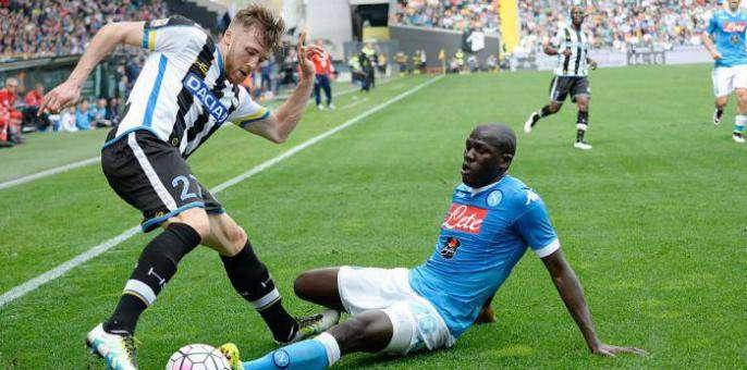 Calciomercato, Napoli: avvistato Widmer nel capoluogo campano