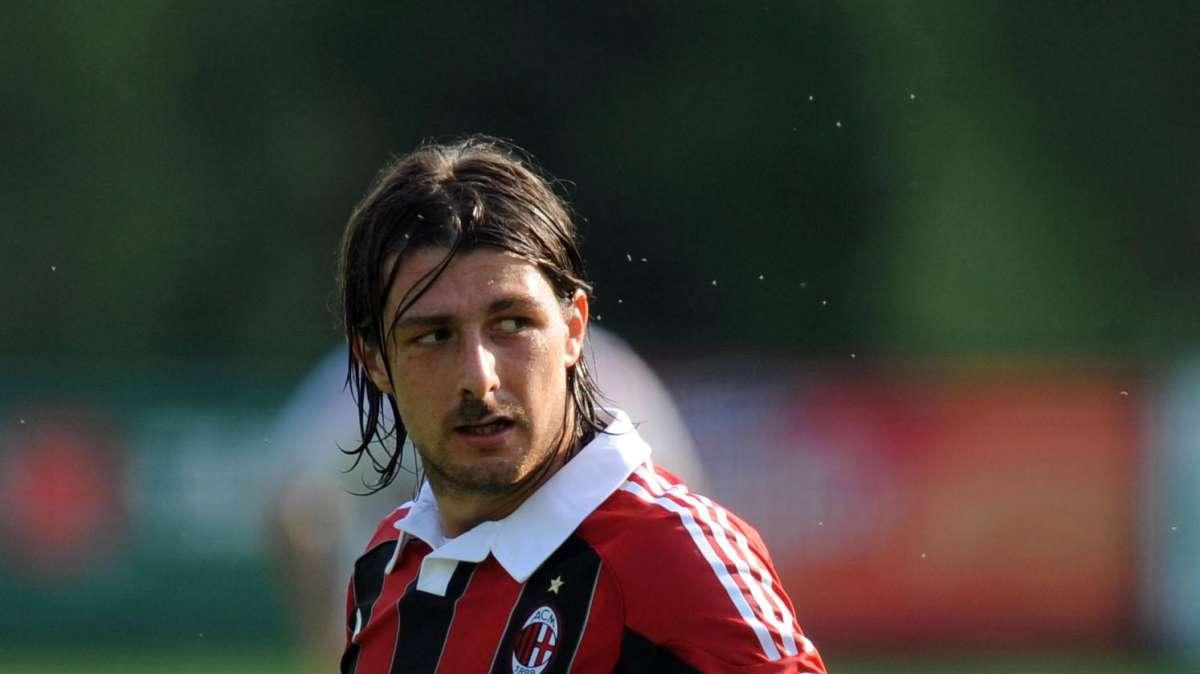 Milan, Acerbi: "Un onore indossare la maglia di Nesta"