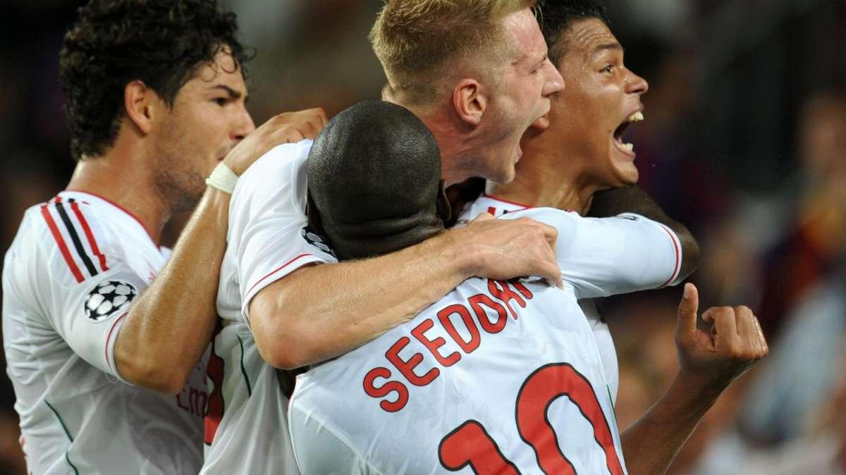 Cuore Milan, Thiago Silva aggancia il Barcellona  a tempo scaduto. L'incredibile Hulk fa esaltare il Porto. Spalletti, non ci siamo!