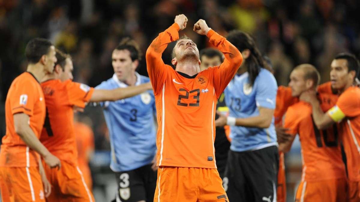 Tottenham, Van der Vaart: "In Europa alla pari con tutti"