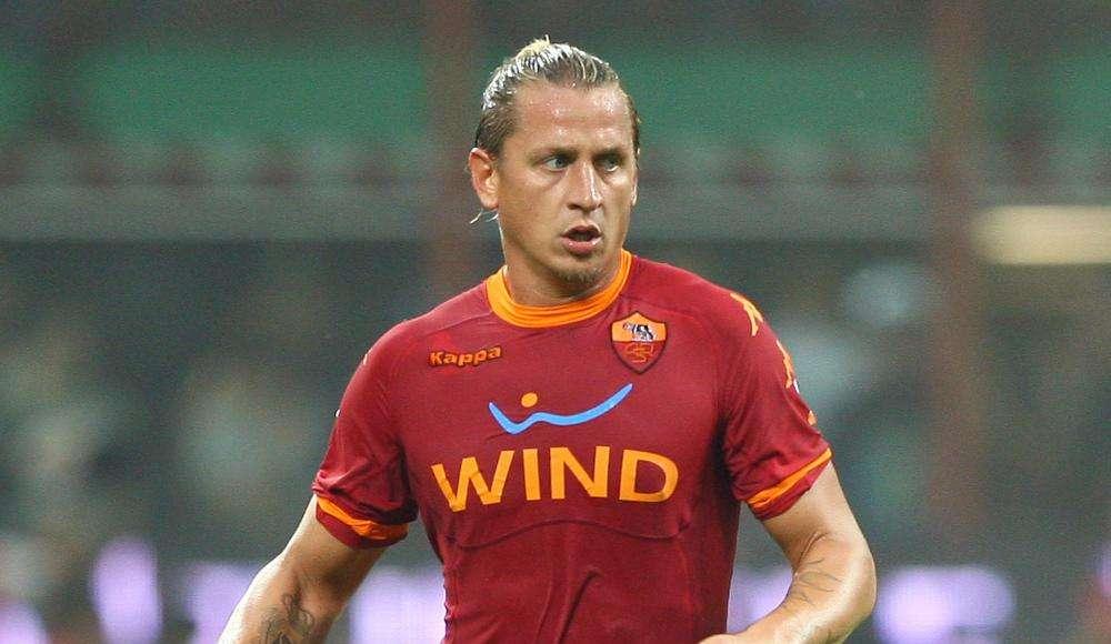 Milan, sempre vivo l'interesse per Mexes