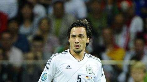 Borussia, Hummels: "Nessun contatto con altri club. Resto qui"