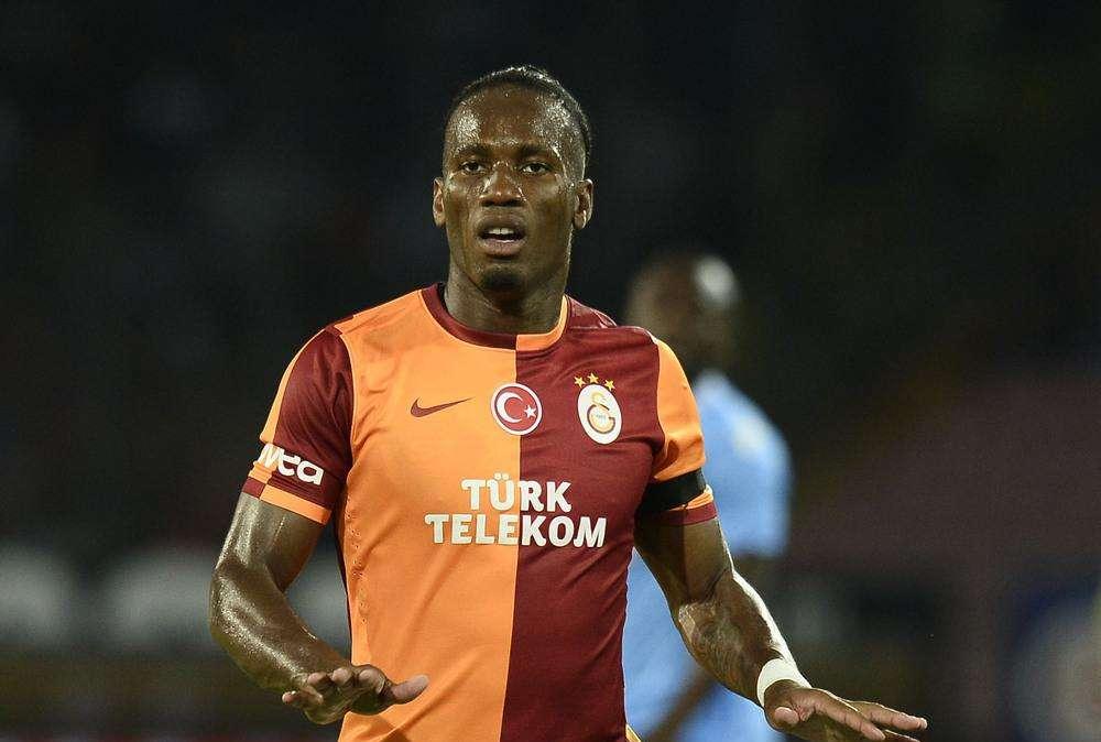 Il finesettimana delle altre regine d'Europa: Ajax strapazzato dal Psv, Spalletti vince 0-4. Porto fermato sul pari, bene lo Steaua. Drogba formato Champions avverte la Juve