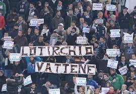 Serie A, i tifosi della Lazio contro Lotito