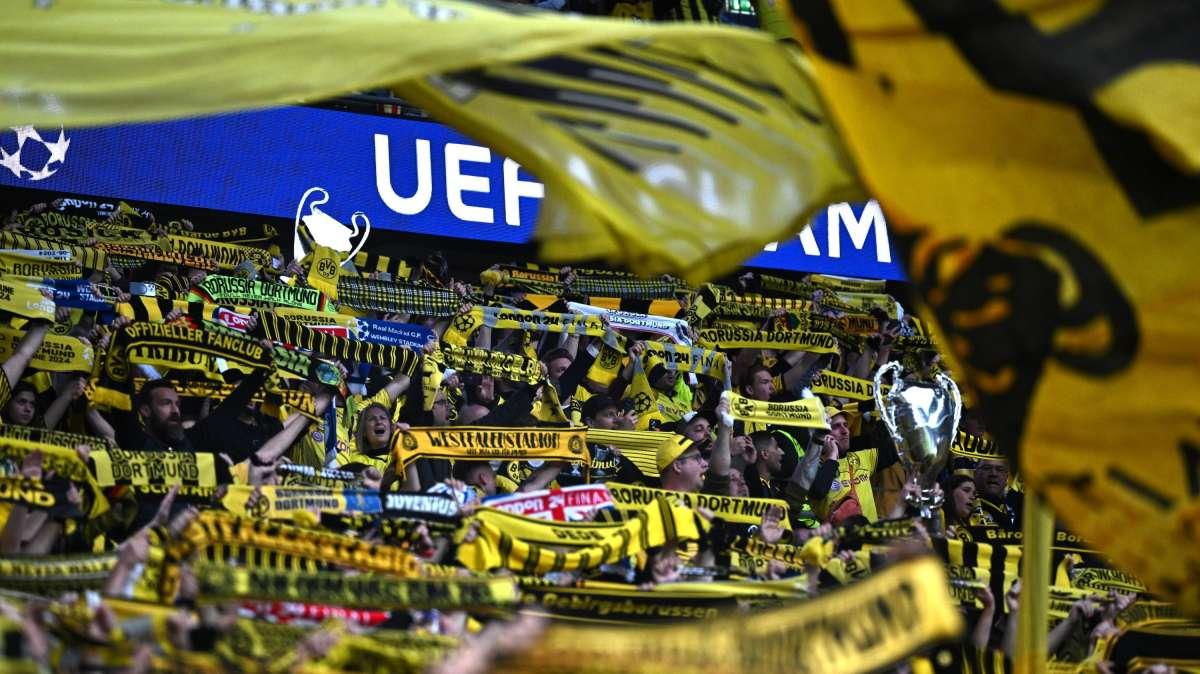 Borussia Dortmund, si lavora al sostituto di Adeyemi: occhi su Akgun