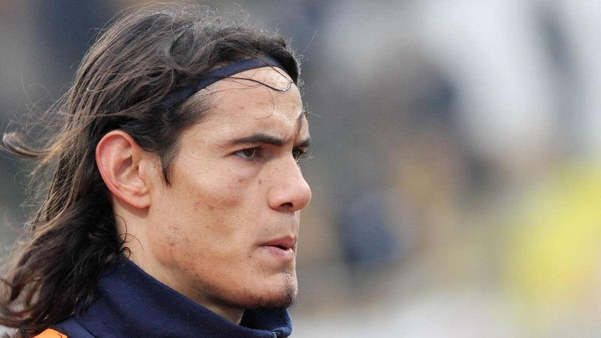 Mazzarri su Cavani: "In estate vedremo cosa succederà"