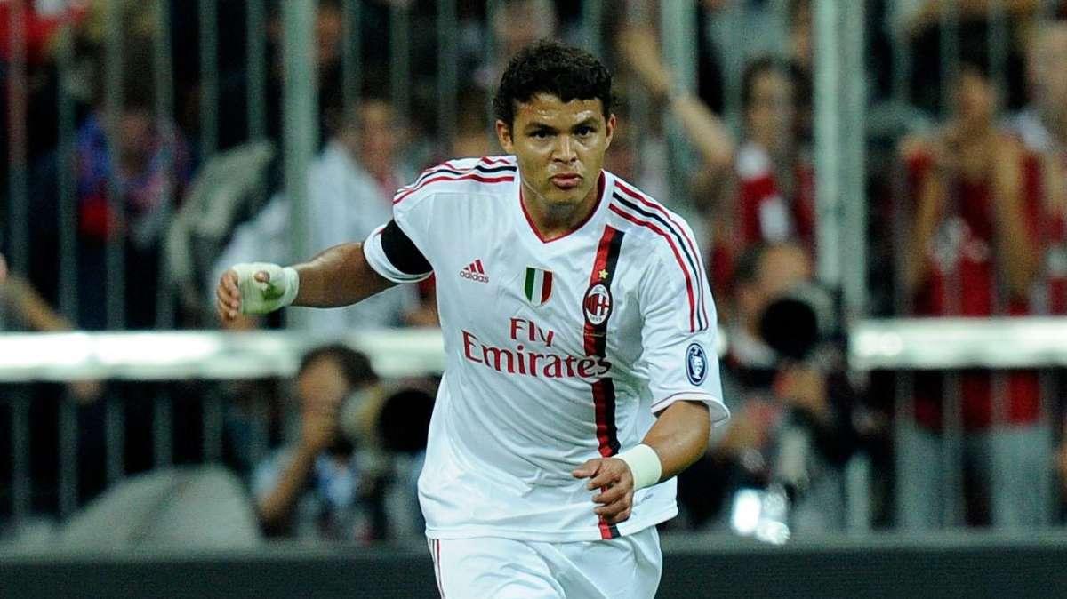 TRIPLICE FISCHIO - Barcellona-Milan 2-2 - Thiago Silva in extremis pareggia i conti