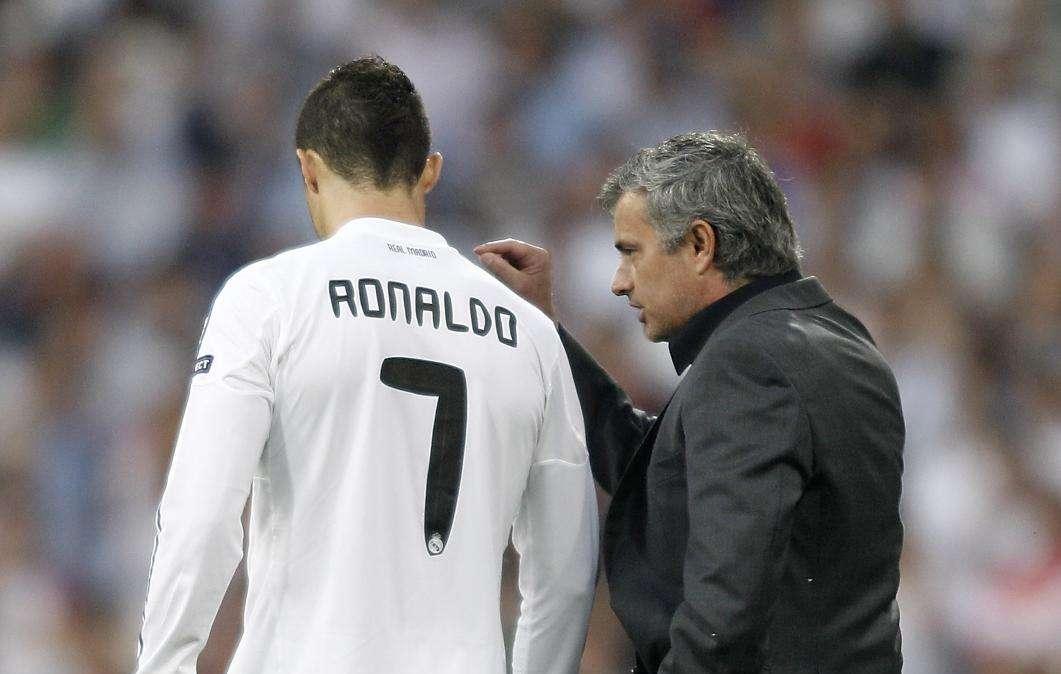 Pazza idea Psg: Ronaldo e Mourinho sotto la Tour Eiffel