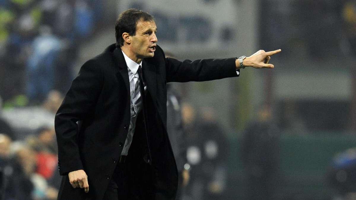 Milan, Allegri punge Ronaldinho: "Gioca solo chi ha voglia"