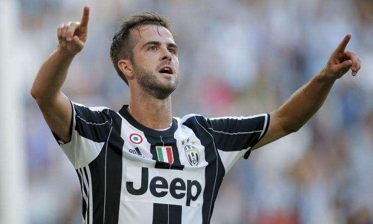 Juve, Pjanic : " Noi campioni e Dzeko capocannoniere " 