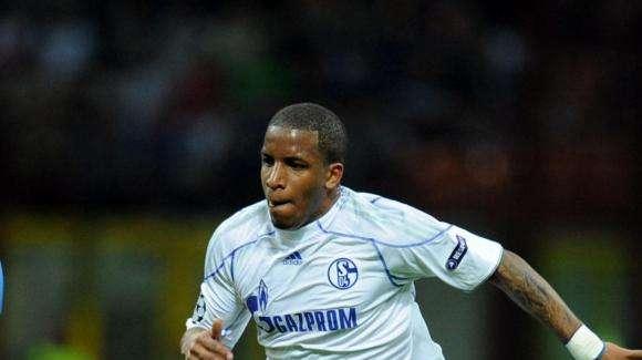 Schalke 04, Farfan rinnova