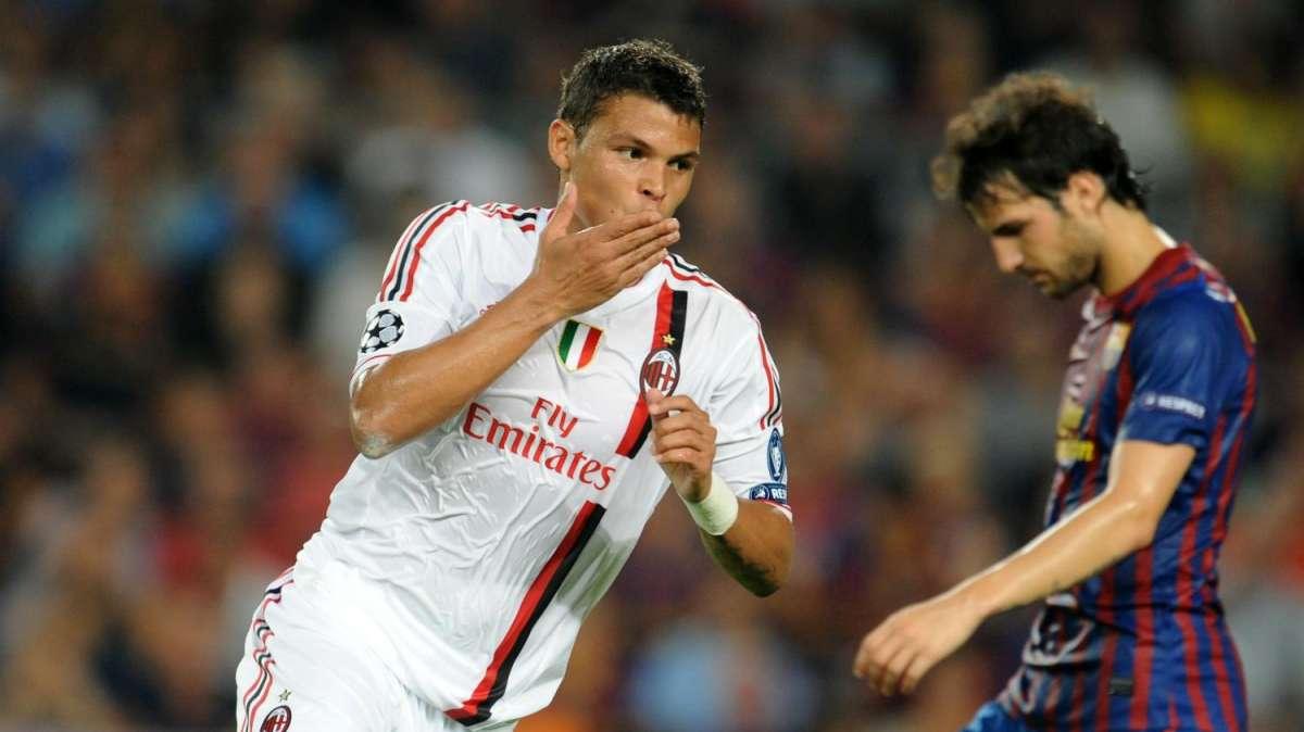 Ci pensa Thiago Silva al 91'. Milan, pari di c...orner contro il Barça: al Camp Nou è 2-2