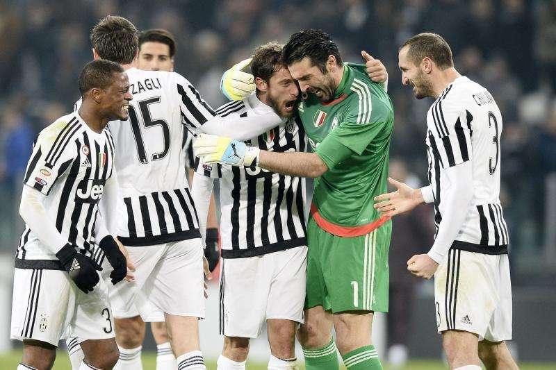 E' Juve-United per un centrocampista del Valencia