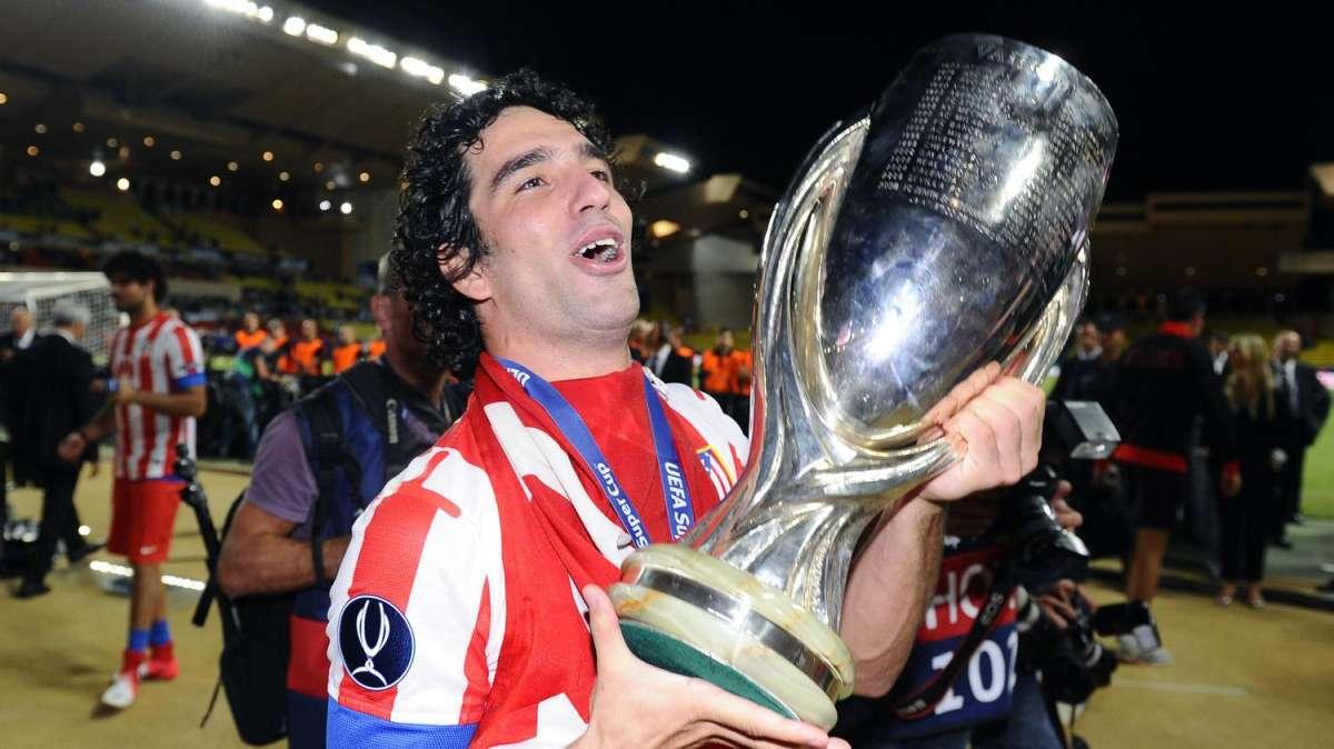 Atletico Madrid, Arda Turan rinnova fino al 2017: "Mi sento parte di una famiglia"