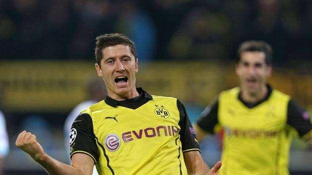 Borussia Dortmund, Lewandowski si rimprovera: "Potevo segnare di più..."
