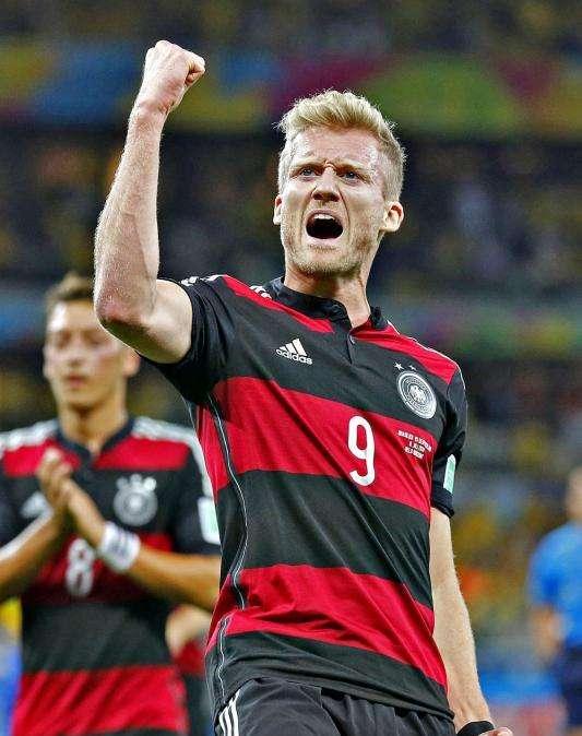 Schurrle inarrestabile: il Wolfsburg ne fa quattro all'Hannover