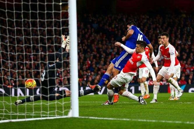 Premier League: Arsenal ko con il Chelsea, allunga il Leicester. City secondo, Liverpool vittoria al 95'