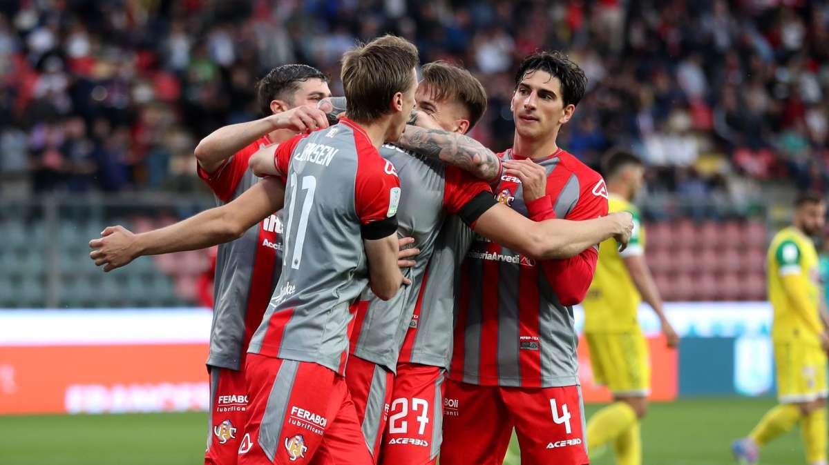 Cremonese, vent’anni dopo: vendetta servita nel derby col Mantova