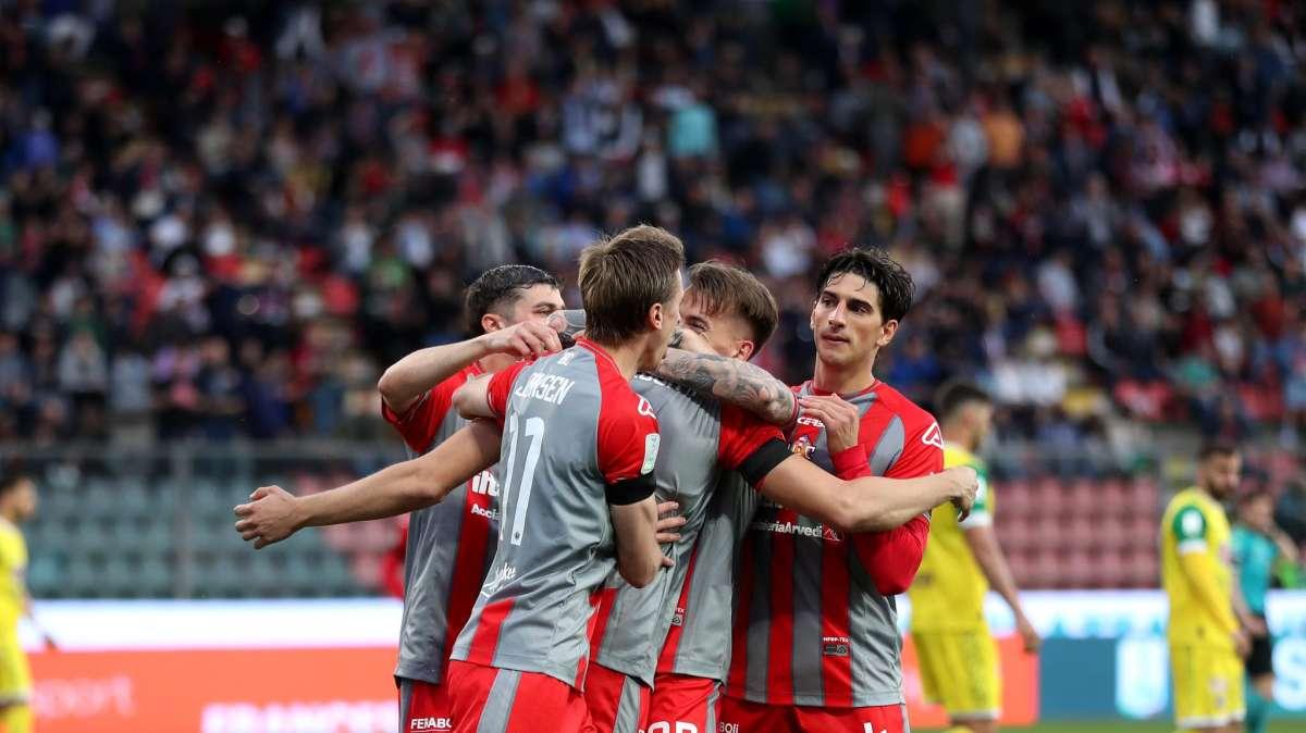 Cremonese, obiettivo terzo posto: testa alla Samp, con lo sguardo al 'crollo' dello Spezia