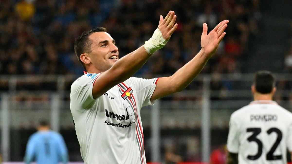 Cremonese, Bonazzoli il primo grigiorosso ad arrivare al raduno
