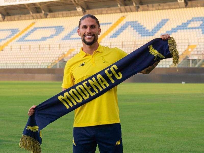 Pedro Mendes è un giocatore del Modena ed i nomi papabili nel ruolo di punta cominciano a scarseggiare 