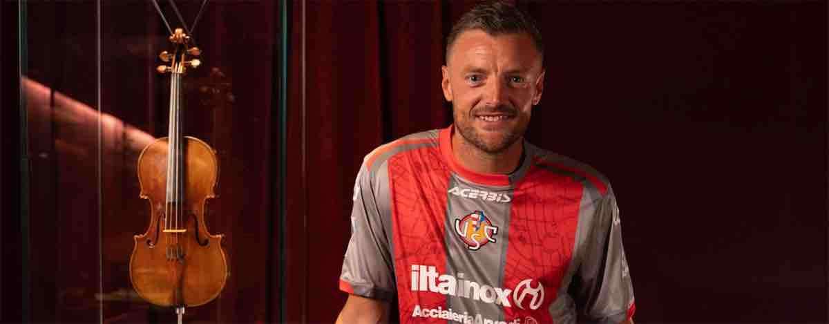 Jamie Vardy, dalla favola Leicester al cuore della Lombardia: la Cremonese accoglie una leggenda