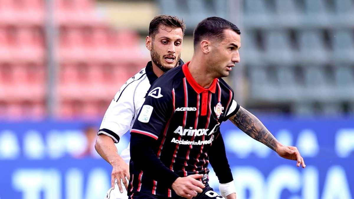 Un sinistro per ricominciare: Bonazzoli lancia segnali a Stroppa