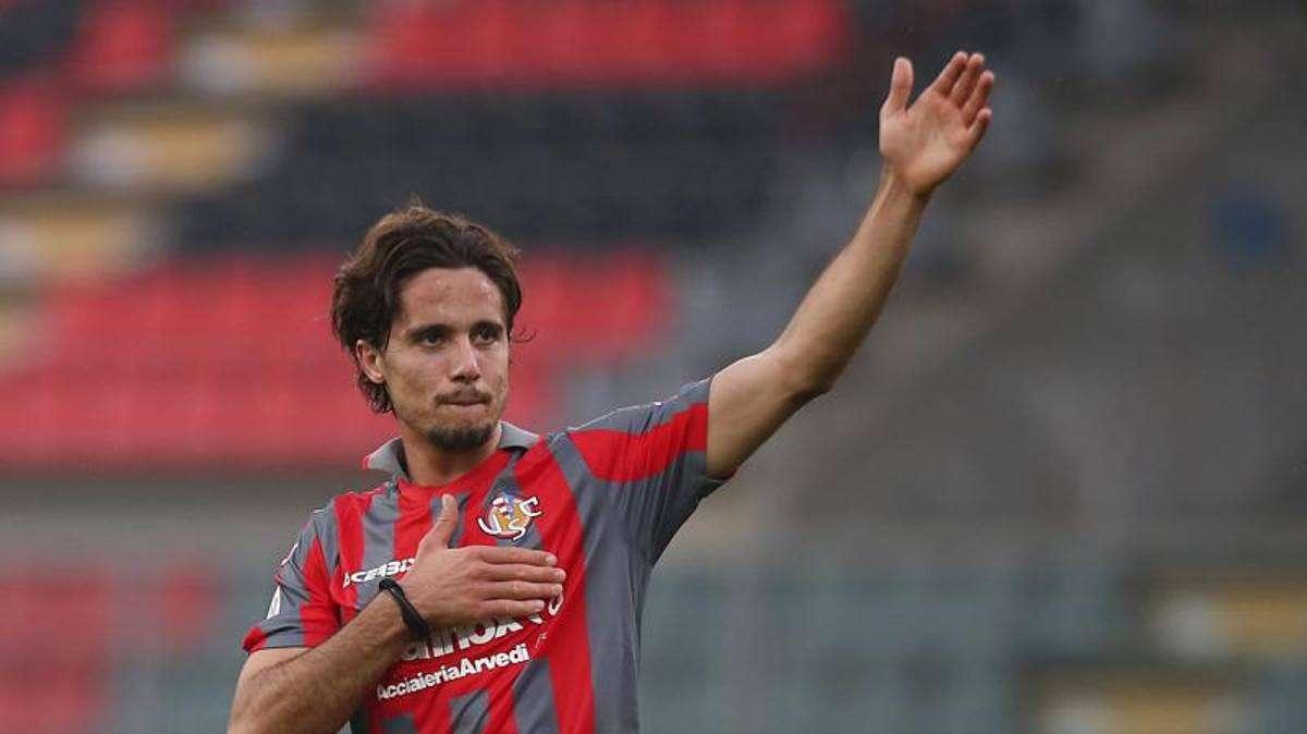   Arriva Azzi… parte Sernicola… la tifoseria si interroga. 