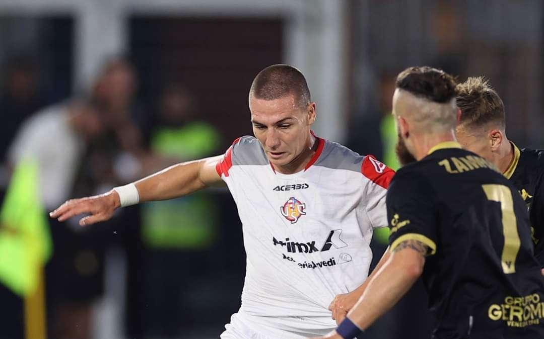 Il Venezia si prende la serie A, Cremonese a testa alta. 