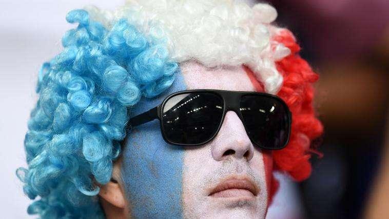 VIDEO - Portogallo-Francia, Parigi in fermento: sale la febbre per la finale