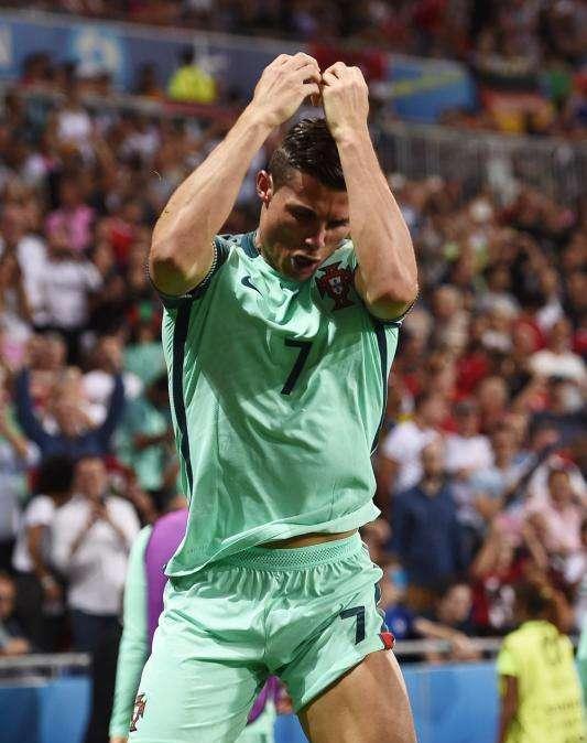 Portogallo, Ronaldo da record: eguaglia Platini e diventa il primo a segnare almeno tre gol in due Europei