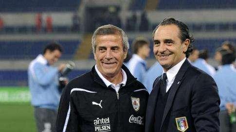 Italia, Prandelli: "Aspetteremo fino all'ultimo Rossi e Cassano"