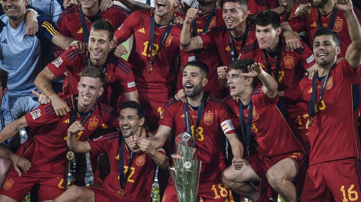Spagna-Germania è già iniziata. Rubato l'hotel ai tefeschi
