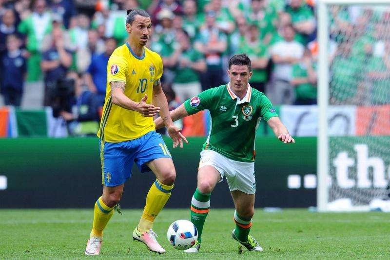 Gruppo E, fa tutto l'Irlanda: prima Hoolahan, poi l'autogol di Clark. Ma con la Svezia è 1-1
