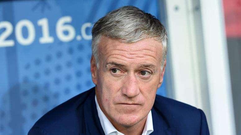 Francia, Deschamps non sente la pressione: "La gara secca con l'Irlanda non ci renderà più fragili" 