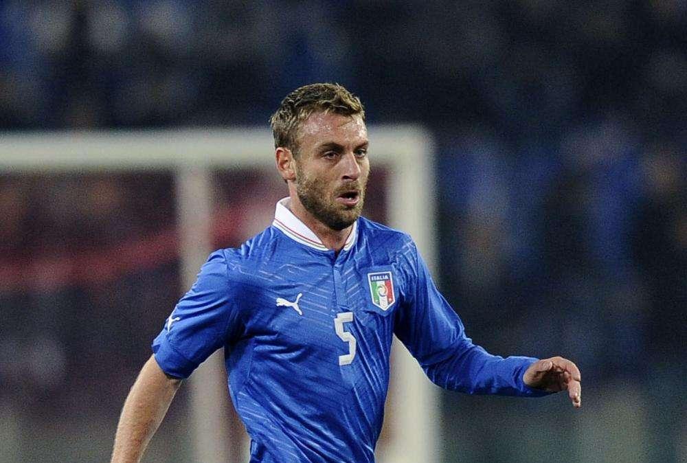 Italia, De Rossi: "Togliere la fascia a Buffon? Non imitiamo gli inglesi..."