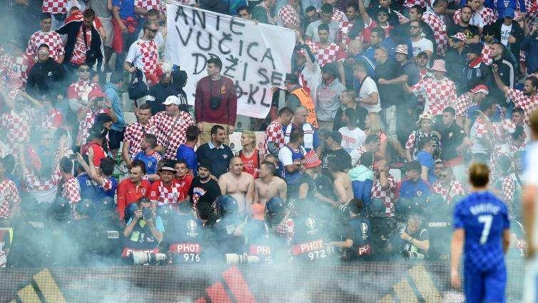 Euro 2016, incidenti Repubblica Ceca-Croazia: dal prefetto di St. Etienne arrivano le accuse alla UEFA