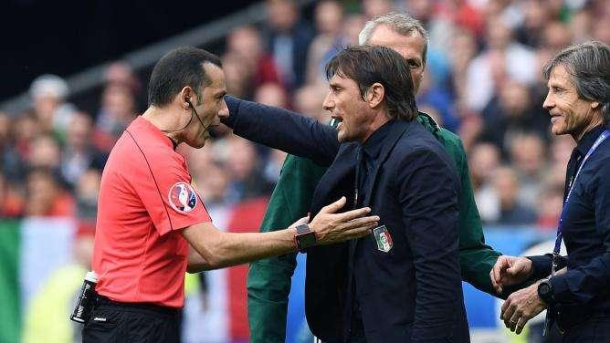 Euro 2016, bocciato Cüneyt Çakir: la UEFA manda a casa l'arbitro di Italia-Spagna