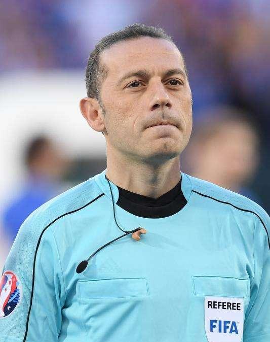 L'ex arbitro Andrea De Marco sul fischietto di Italia-Spagna: "Cakir grande personalità, occhio alle trattenute"