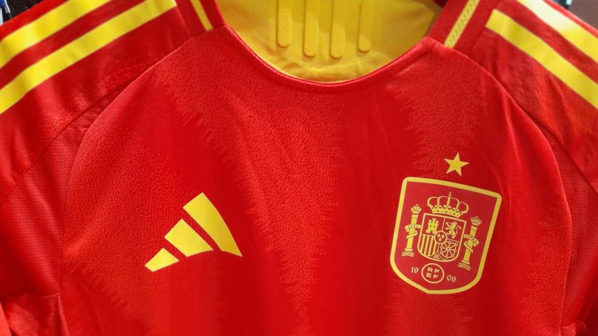 Spagna, i tifosi hanno invaso Stoccarda: musica e balli 