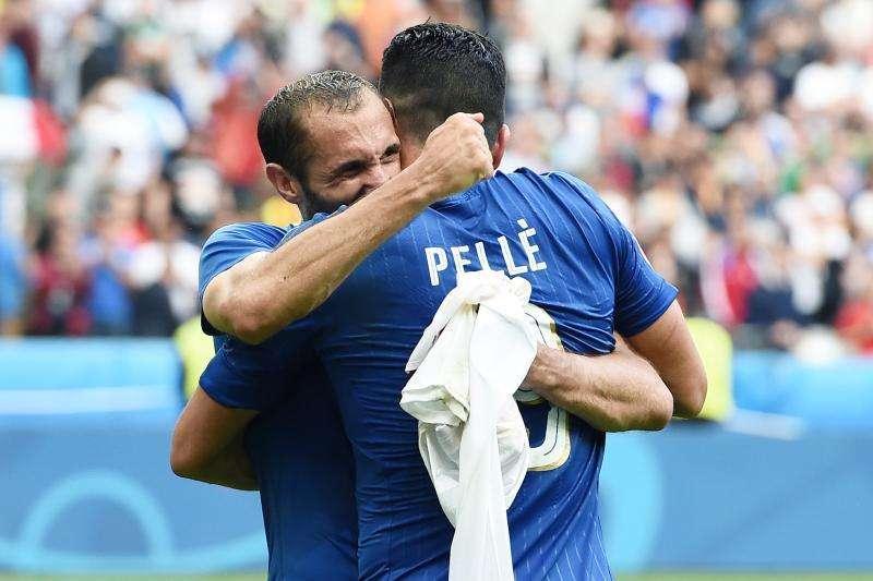 VIDEO - Chiellini-Pellè, e i tifosi impazziscono