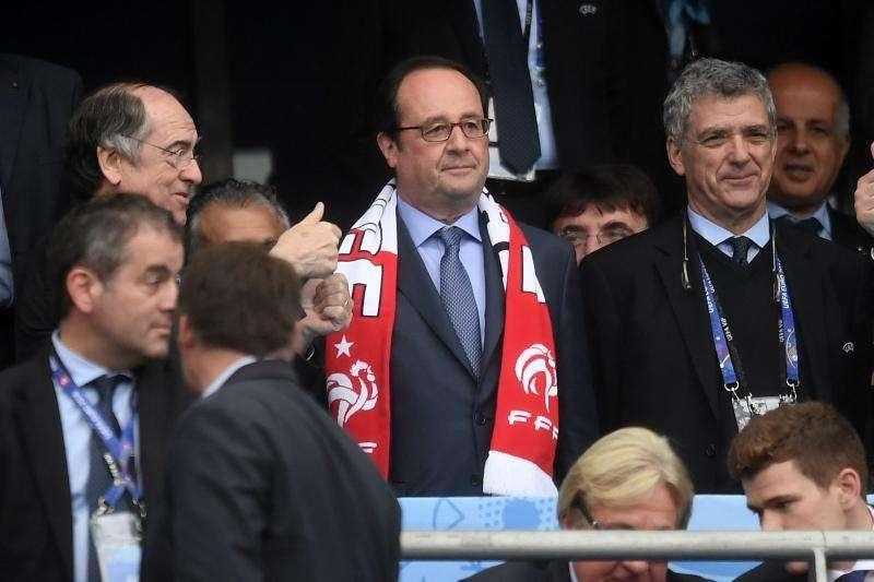 Francia, il presidente Hollande: "Un successo darebbe un'incredibile iniezione di morale"