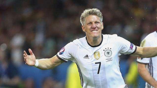 Germania-Italia, Schweinsteiger: "Vi spiego perché ho deciso di calciare i rigori sotto la curva azzurra" 