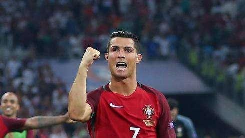 Portogallo, Ronaldo infrange un altro record: contro il Galles sarà la sua terza semifinale all'Europeo