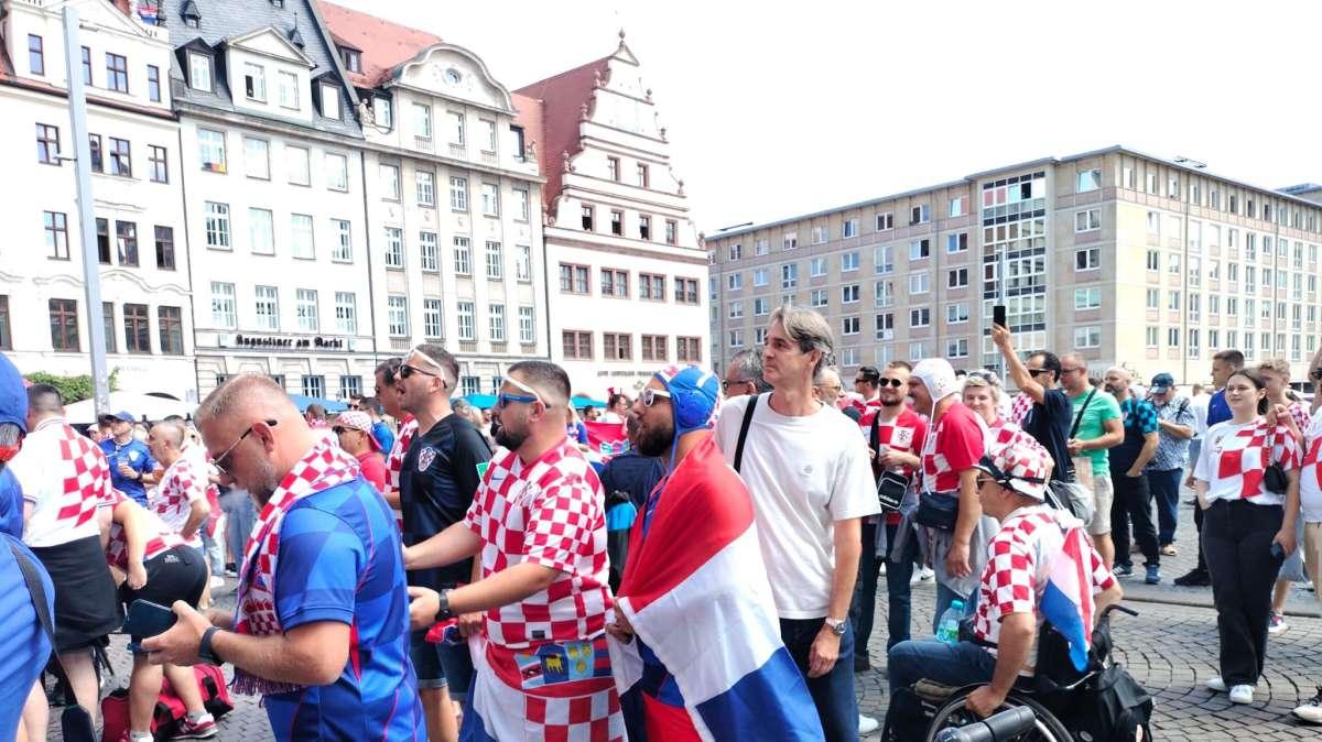 Verso Croazia-Italia, i tifosi croati invadono il centro di Lipsia