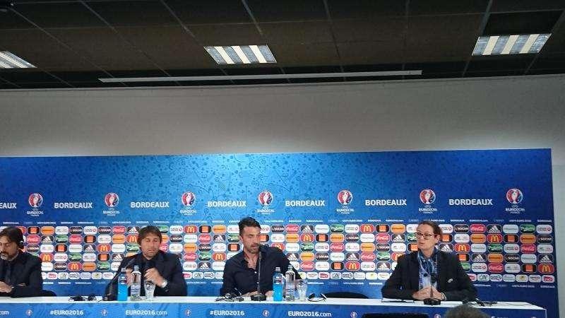 Italia, Buffon: "Conoscere Gomez può essere un vantaggio. Neuer? Offensivo paragonarlo ad un 38enne"