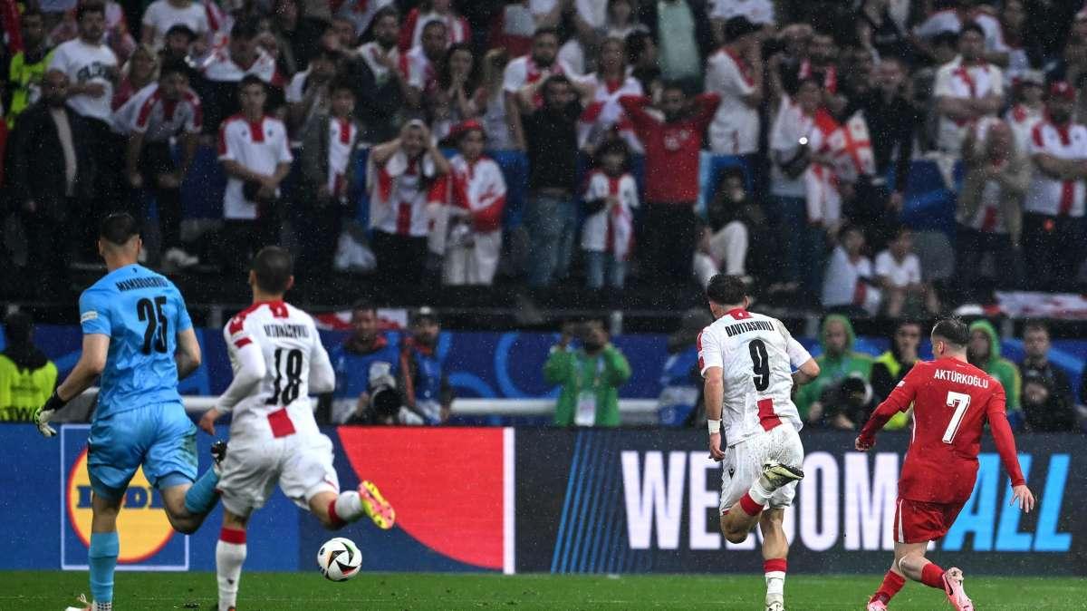 Georgia, Sagnol: "Emozioni contrastanti per me. Guler ha segnato un gol bellissimo, è un talento incredibile"