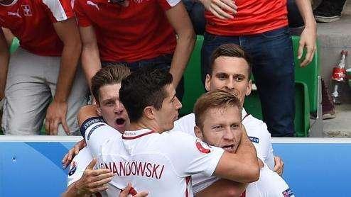 Krychowiak-gol, Polonia ai quarti ai calci di rigore: Svizzera eliminata nonostante un super Shaqiri