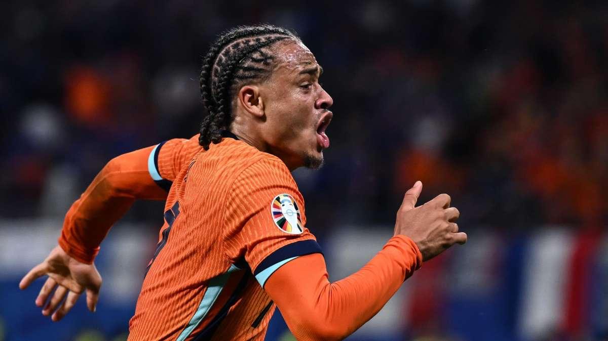 La UEFA ribadisce: "Giusto annullare il gol di Xavi Simons in Olanda-Francia"